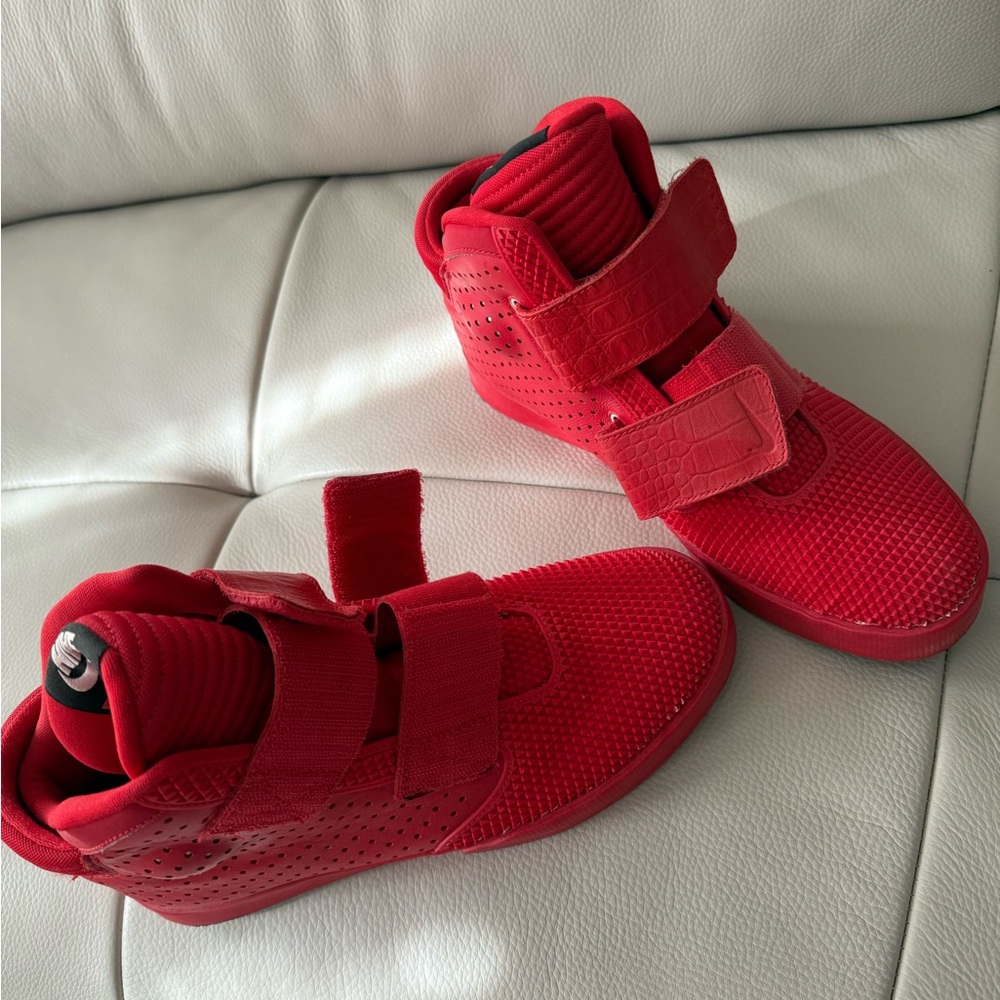 Nike men athletic shoes
Nike Flysteppers 2K3